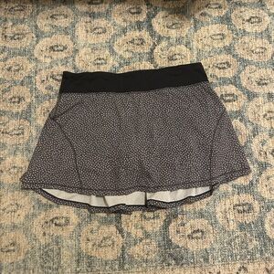 Lululemon Athletica Black and White skirt